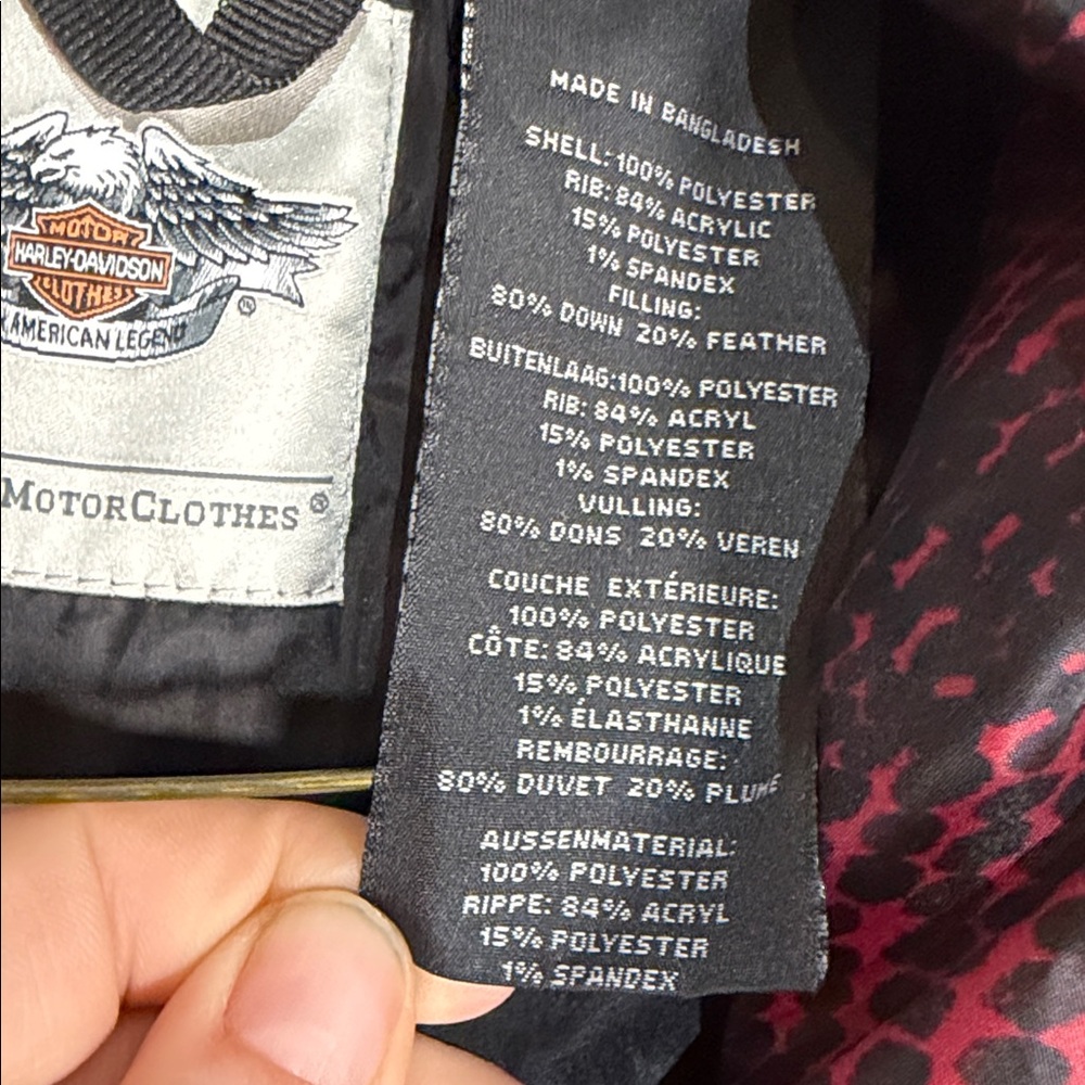 Harley-Davidson Black and Burgundy Patterned Sleeveless Puffer Vest - Picture 4 of 6